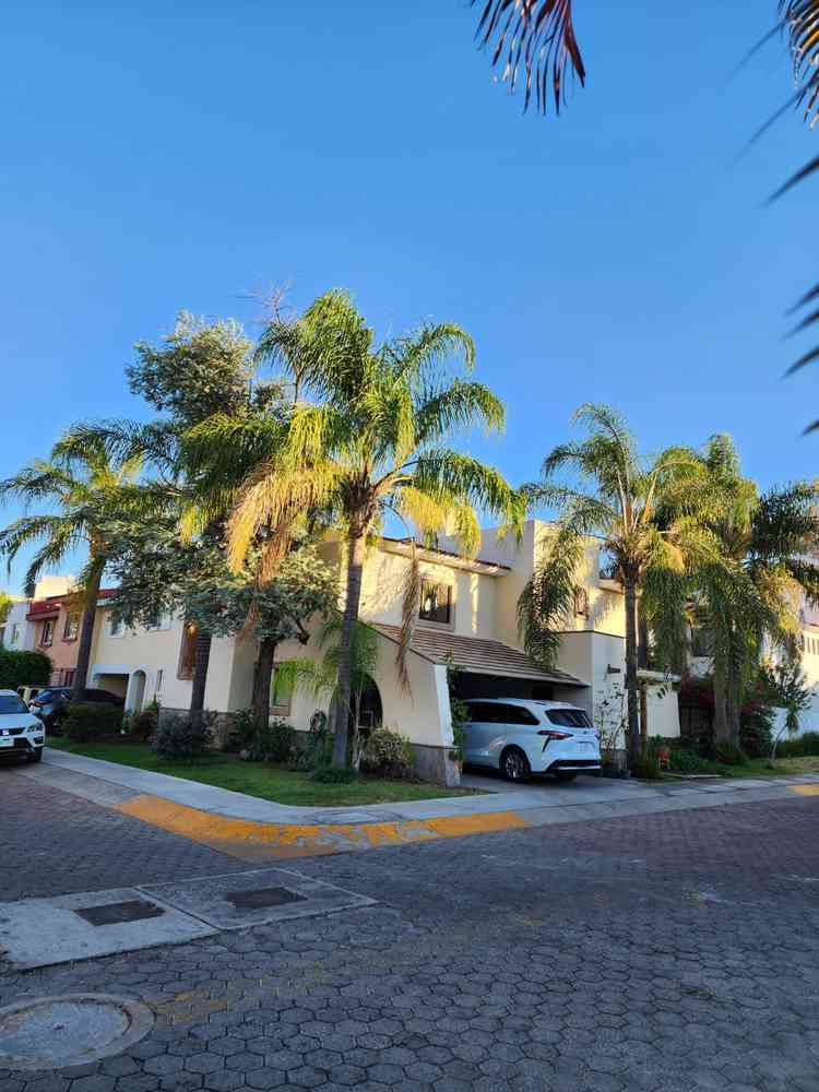 casa en venta bristol virreyes zapopan jalisco pCPV89h